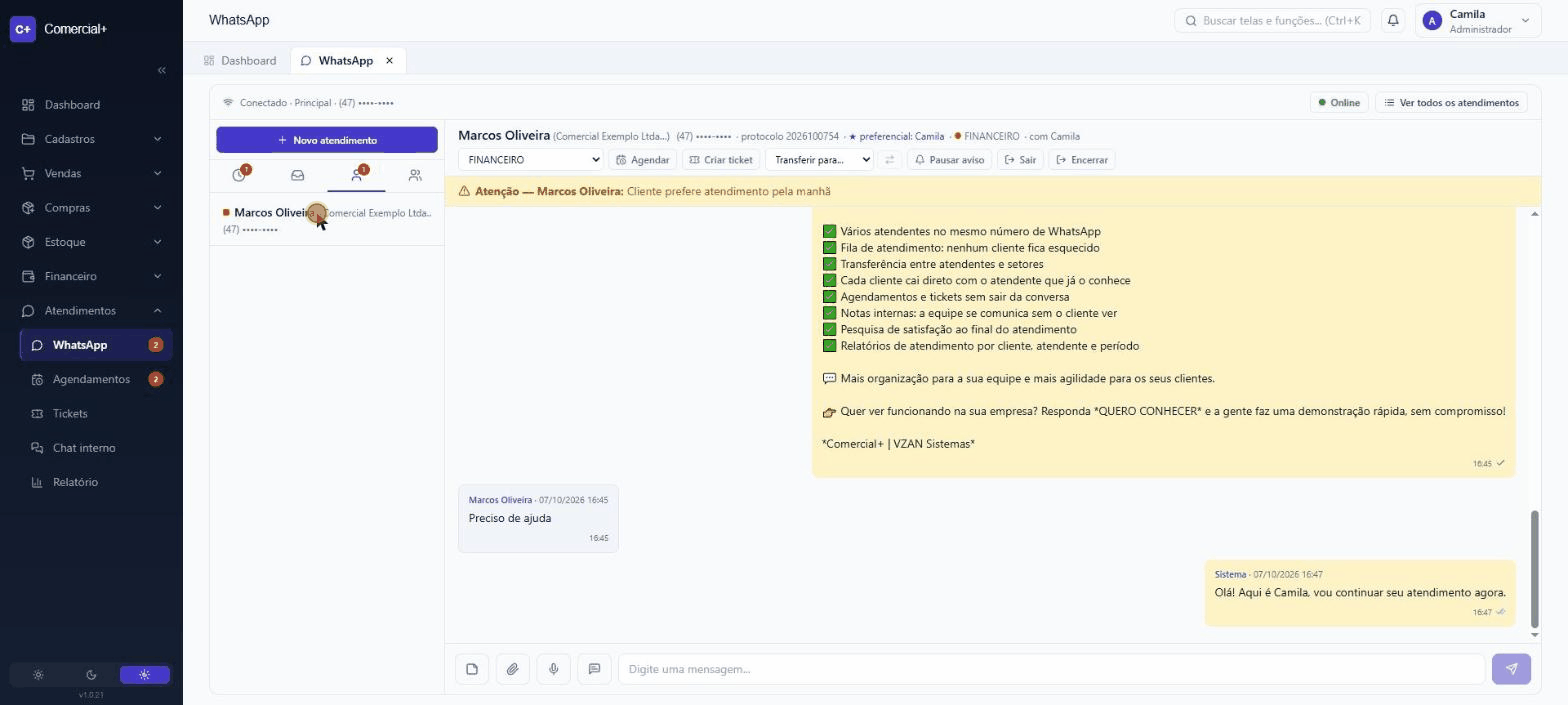 Atendente respondendo um cliente no Comercial+ Atendimento